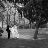 photo lifestyle mariage Paris : couple dans un parc
