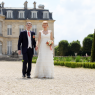 photo des mariés avec le chateau en arrière plan Seine-et-Marne
